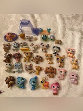 Hasbro LPS Littlest Pet Shop Lot of 32,#870, 639, 626, 748, 689, 496, 497 & More